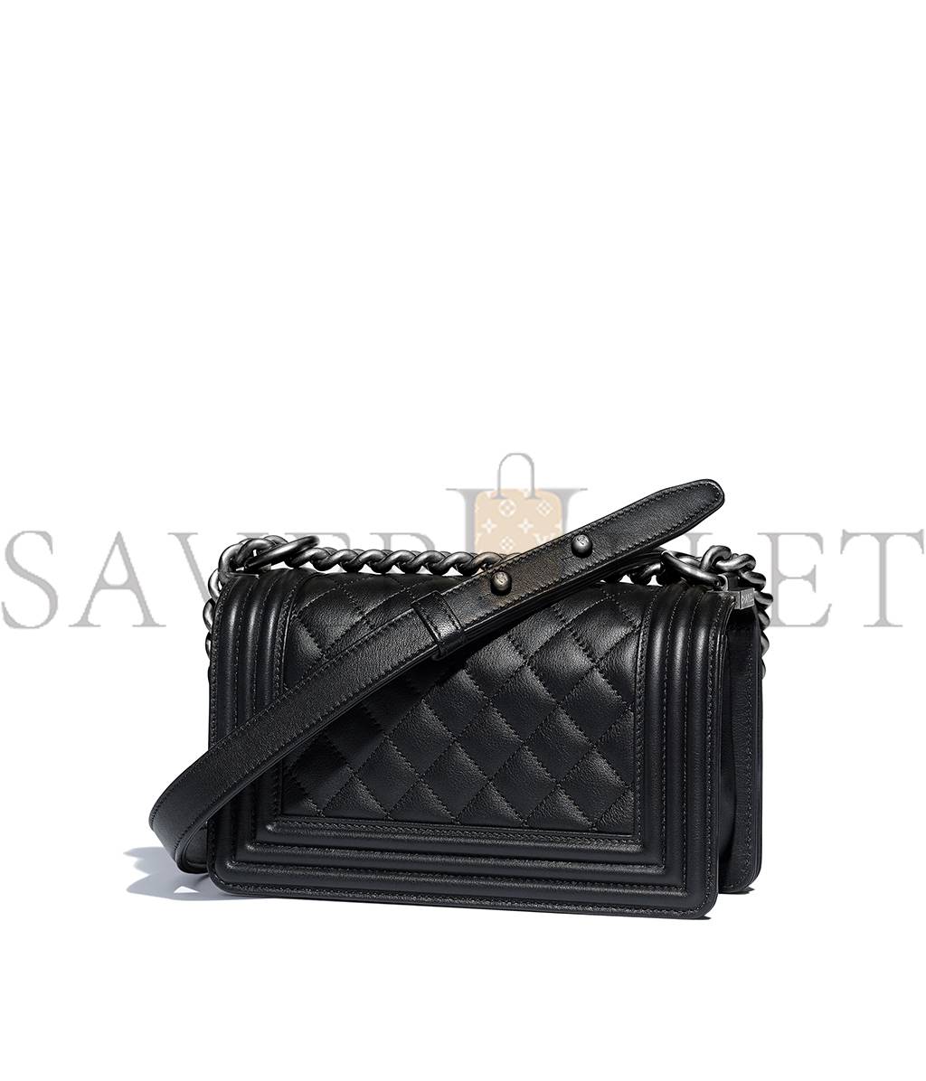 CHANEL SMALL BOY CHANEL HANDBAG . A67085 Y09953 94305 (20.5*12*8.5cm)